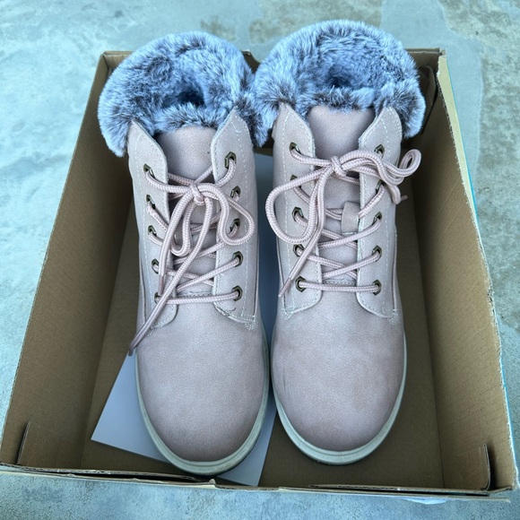 Thereabouts Little & Big Girls London Flat Heel Hiking Boots - Picture 1 of 9